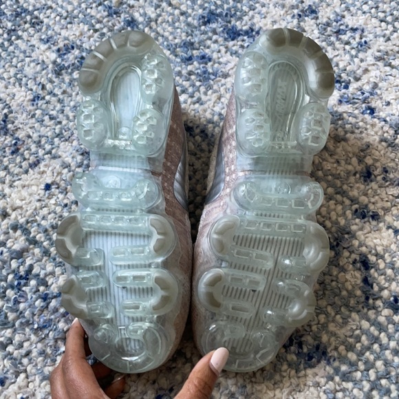 Nike Vapormax - Picture 6 of 7